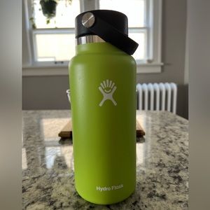 Bundle of Hydroflask, etc.